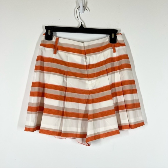 Alice + Olivia Stripe Flutter Pleated Shorts Size 4 - Picture 4 of 11